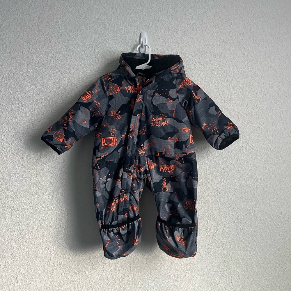 Quiksilver Baby Insulated Waterproof Snow Suit orange and gray size 3-6 months